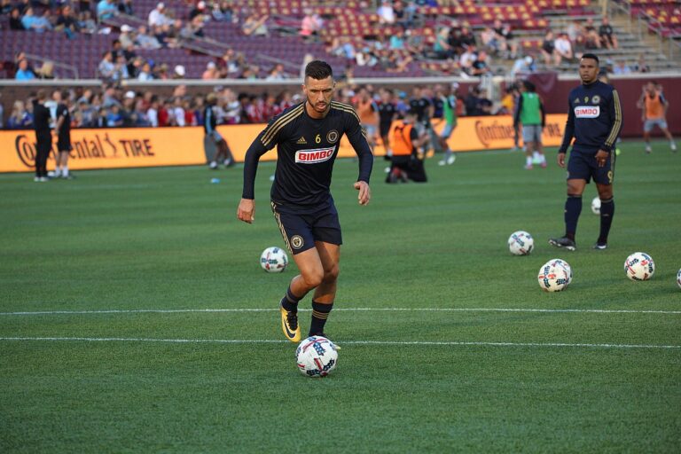 1200px-Philadelphia_Union_-_Minnesota_UNITED_-_MLS_-_Soccer_(36993215372)